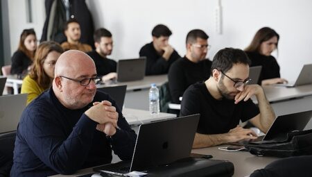 Büyükşehir’den teknoloji meraklısı gençlere yapay zekâ eğitimi