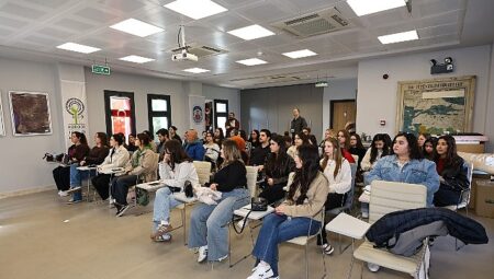 Gençler Kariyer Yolculuğu İçin Efes Tarlası Yaşam Köyü’nde Buluştu