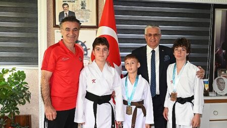 Kemer Belediyesi karate takımından iki madalya
