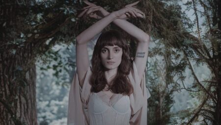 Leliel’den içsel bir yüzleşme: ‘Söz Gelimi’ (Synthetic Stars) yayında!