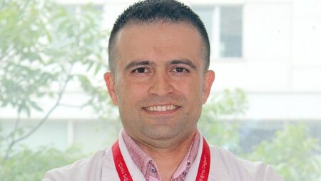 Çocuğunuz kulağını çok sık çekiyorsa dikkat!