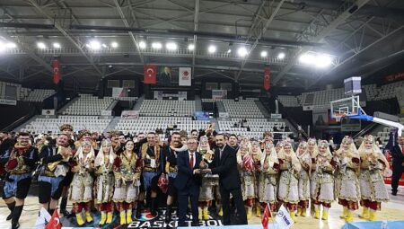 Halk Oyunları Yarışmasına Manisa Büyükşehir Belediyespor Damga Vurdu