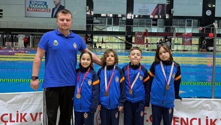 İnegöl Belediyespor Yüzme Takımından 18 Madalyalık Gurur
